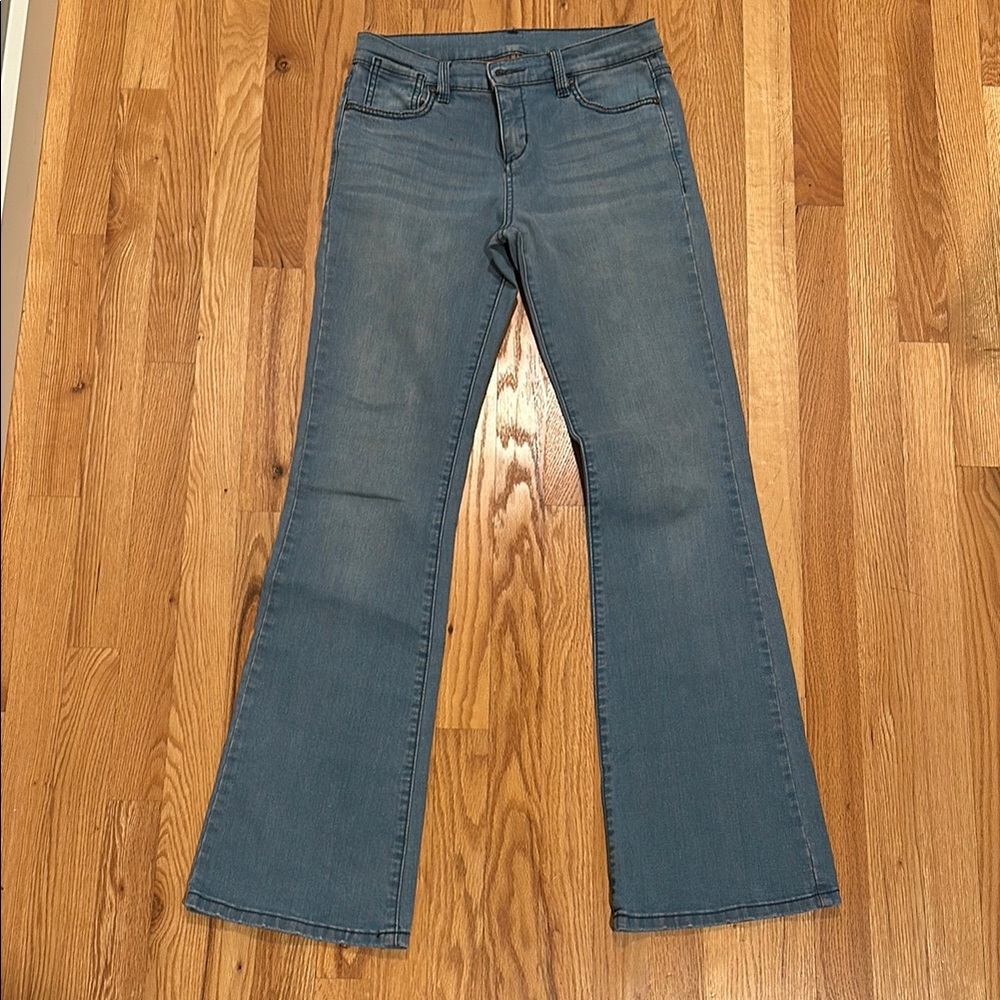 BCBG Max Azria flare jeans. Cute & comfy!